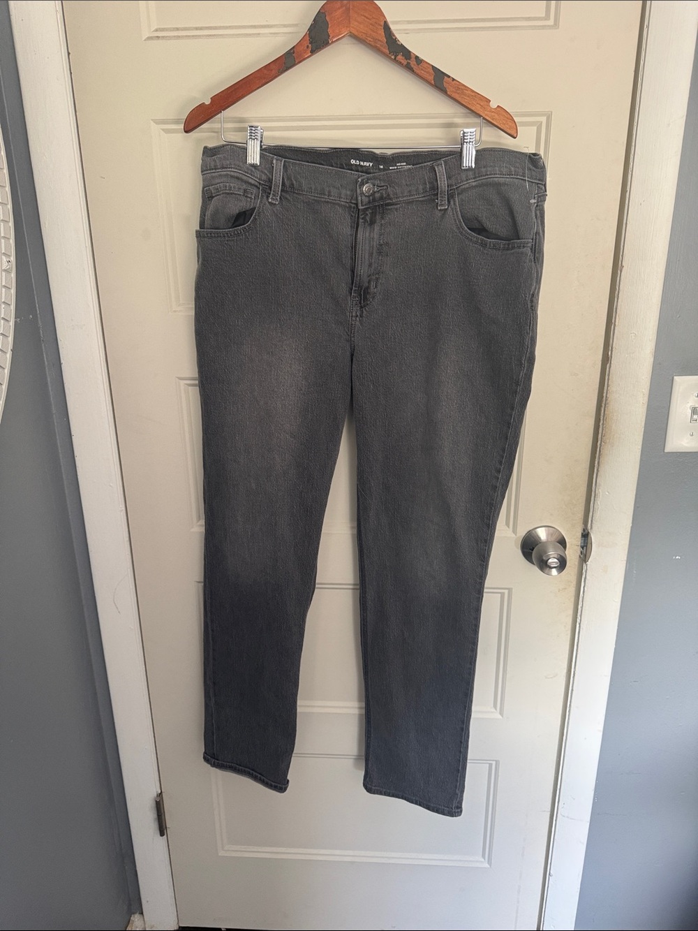 Old Navy Men's Dark Gray Straight Jeans
